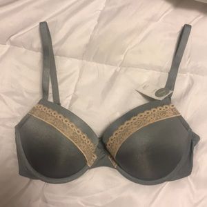 NWT GapBody Favorite Uplift Bra 34D